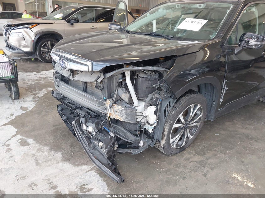 2019 Subaru Forester VIN JF2SKAUCXKH501139 IAAI salvage auction — FRONT END, Salvage (Illinois), sold $25 on 2026-07-28 (photo 6)