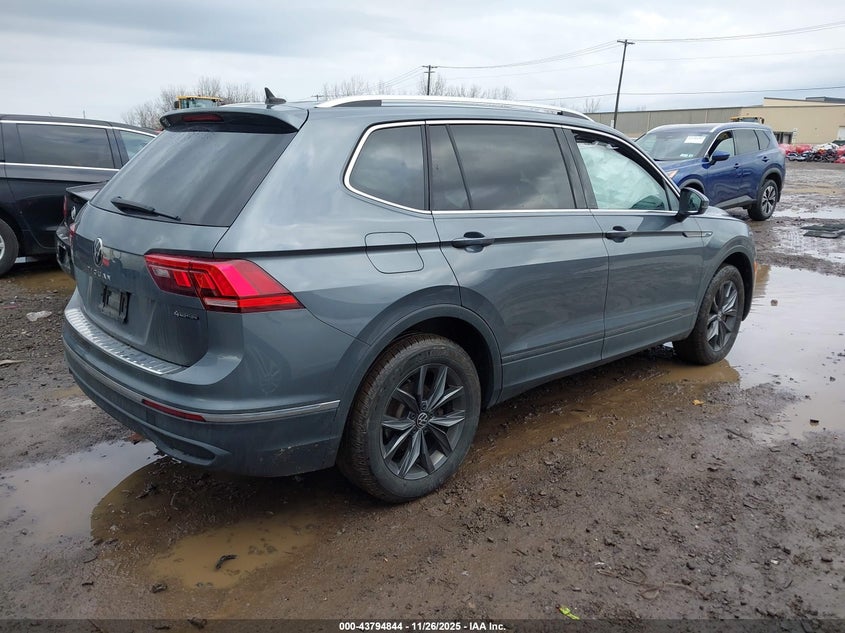 2024 Volkswagen Tiguan VIN 3VV2B7AX8RM019883 IAAI salvage auction — LEFT SIDE, Salvage (South Carolina), sold $11,200 on 2026-09-10 (photo 4)