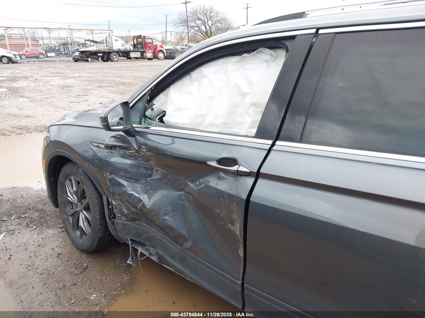 2024 Volkswagen Tiguan VIN 3VV2B7AX8RM019883 IAAI salvage auction — LEFT SIDE, Salvage (South Carolina), sold $11,200 on 2026-09-10 (photo 6)