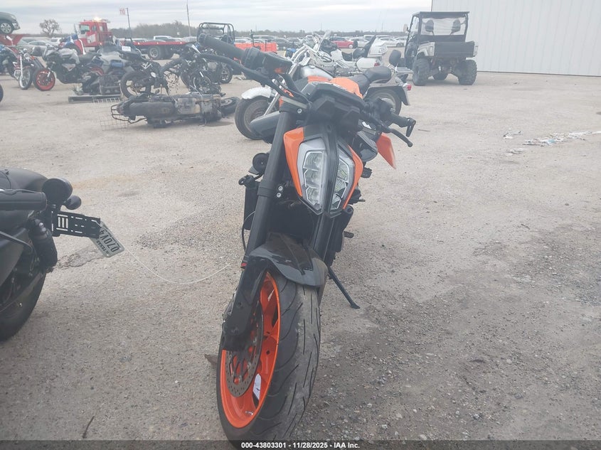 2020 Ktm 790 VIN VBKTU6404LM774035 IAAI salvage auction — ALL OVER, Clear (Oklahoma), sold $75 on 2026-07-21 (photo 5)