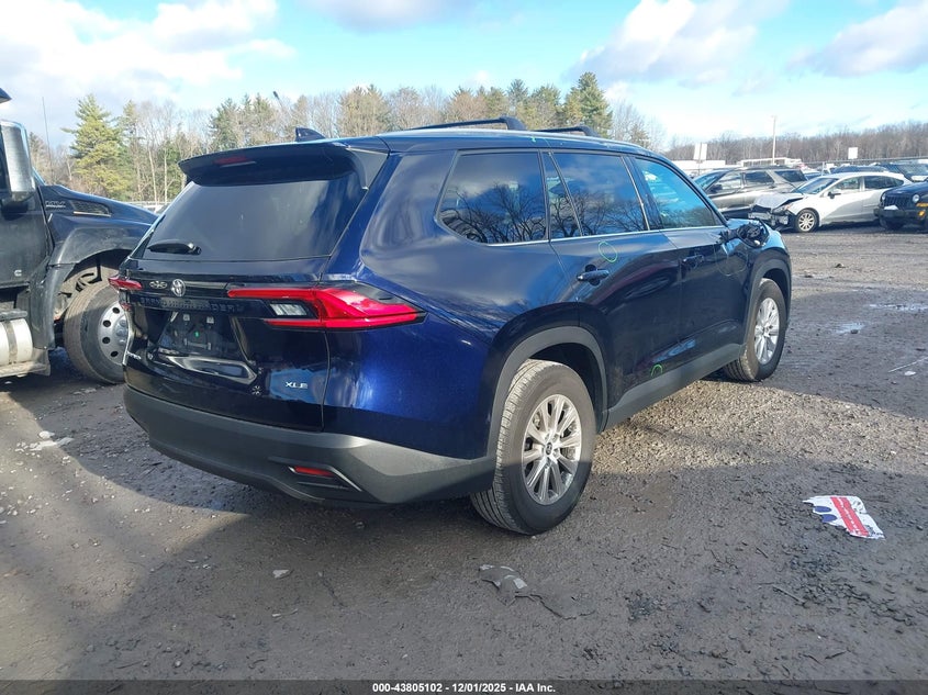 2024 Toyota Highlander VIN 5TDACAB59RS031011 IAAI salvage auction — RIGHT FRONT, Salvage Title, sold $18,100 on 2026-07-14 (photo 4)