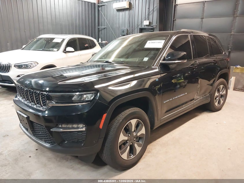 2024 Jeep Grand cherokee VIN 1C4RJYB62RC716589 IAAI salvage auction — SIDE, Mv-907A (New York), sold $16,925 on 2026-09-08 (photo 2)