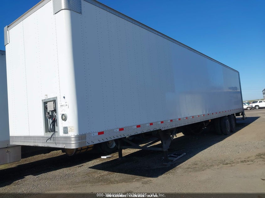 2015 VIN 3H3V482C9FT652033 IAAI salvage auction — REAR END, Salvage Title, sold $2,525 on 2026-10-14 (photo 2)