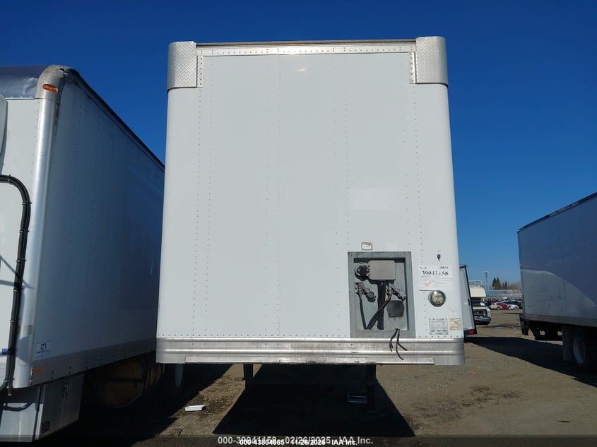 2015 VIN 3H3V482C9FT652033 IAAI salvage auction — REAR END, Salvage Title, sold $2,525 on 2026-10-14 (photo 8)