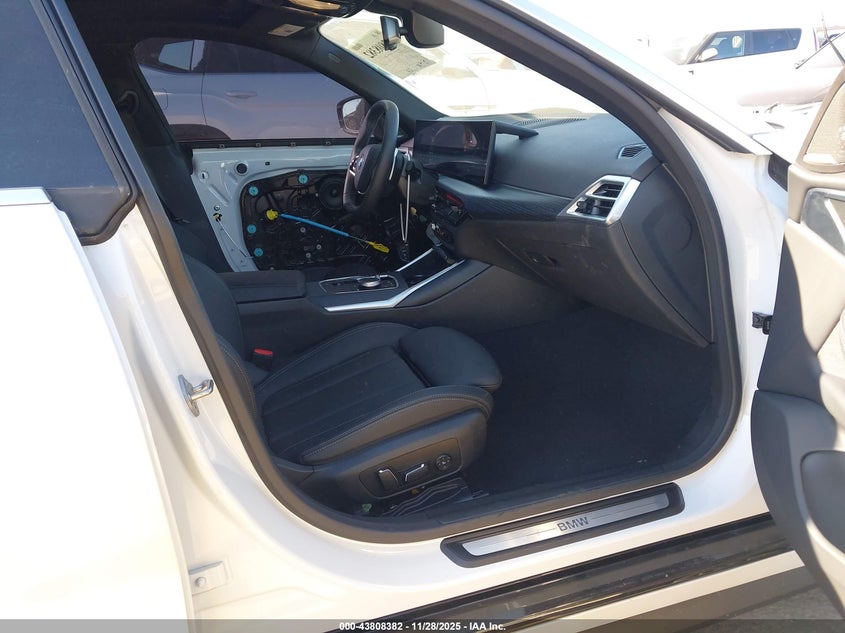 2025 BMW 4er VIN WBA33FB03SFU06517 IAAI salvage auction — LEFT FRONT, Salvage Title, sold $20,525 on 2026-07-20 (photo 5)