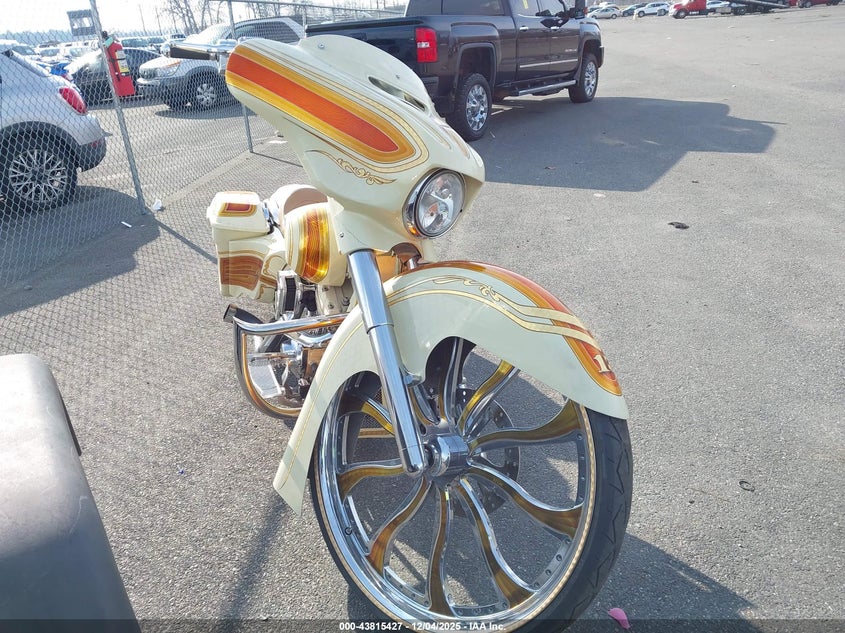 2015 Harley-davidson Street glide VIN 1HD1KBM37FB666489 — IAAI salvage auction photo
