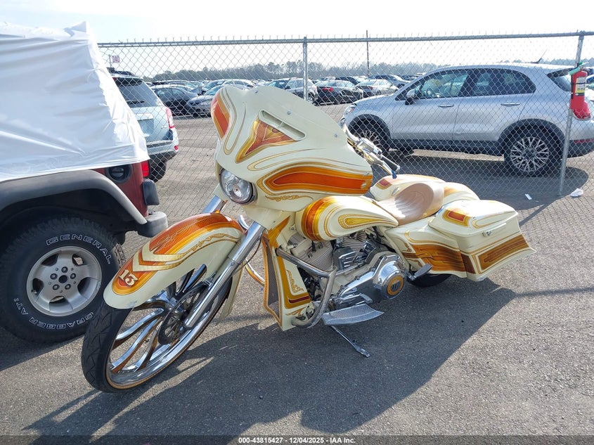 2015 Harley-davidson Street glide VIN 1HD1KBM37FB666489 IAAI salvage auction — SIDE, Salvage (New Jersey), sold $9,200 on 2026-08-05 (photo 2)