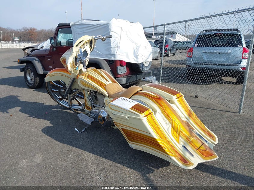 2015 Harley-davidson Street glide VIN 1HD1KBM37FB666489 IAAI salvage auction — SIDE, Salvage (New Jersey), sold $9,200 on 2026-08-05 (photo 3)