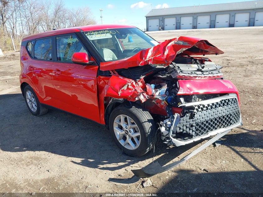 2023 Kia Soul VIN KNDJ23AU0P7217647 IAAI salvage auction — RIGHT FRONT, Salvage (Indiana), sold $1,750 on 2026-07-15 (photo 1)