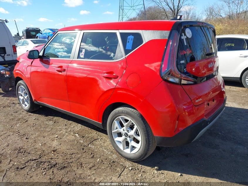 2023 Kia Soul VIN KNDJ23AU0P7217647 IAAI salvage auction — RIGHT FRONT, Salvage (Indiana), sold $1,750 on 2026-07-15 (photo 3)