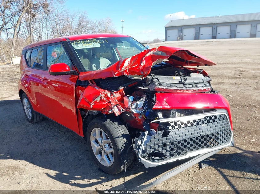 2023 Kia Soul VIN KNDJ23AU0P7217647 IAAI salvage auction — RIGHT FRONT, Salvage (Indiana), sold $1,750 on 2026-07-15 (photo 6)