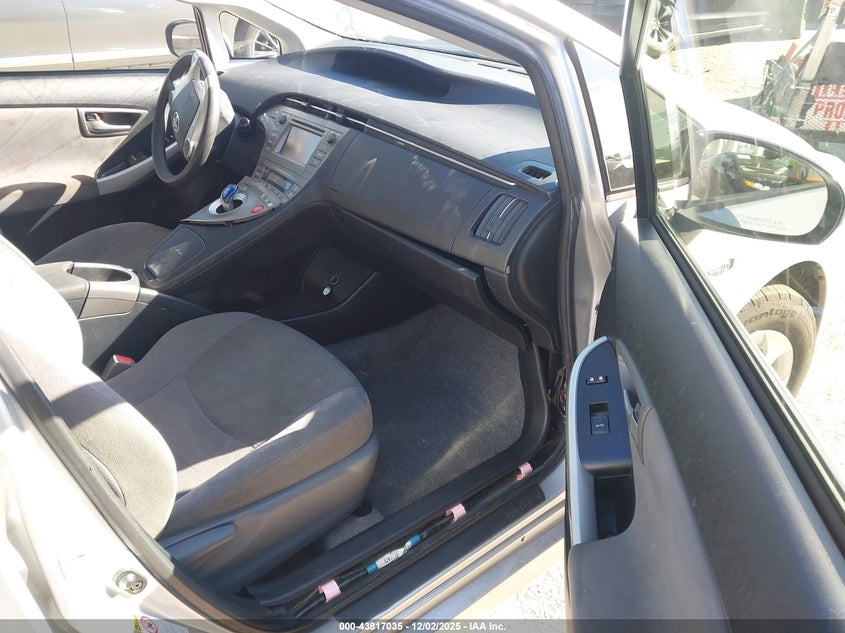 2015 Toyota Prius VIN JTDKN3DU9F0395944 IAAI salvage auction — THEFT, Salvage Title, sold $2,250 on 2026-07-12 (photo 5)