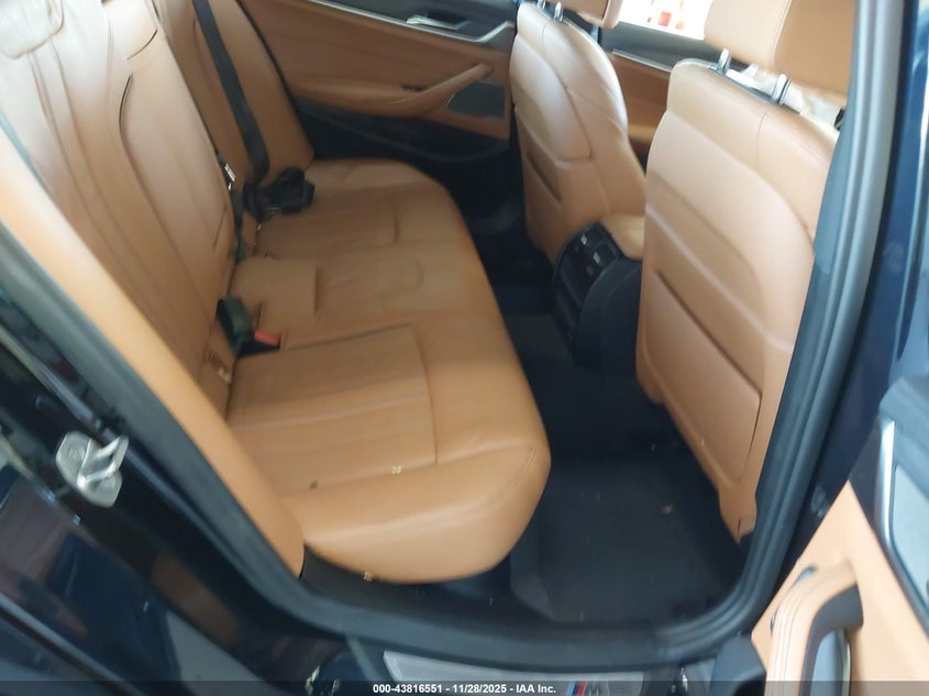 2022 BMW M550i xdrive VIN WBA13BK01NCH67995 IAAI salvage auction — FRONT END, Rebuildable (Florida), sold $14,300 on 2026-08-08 (photo 8)