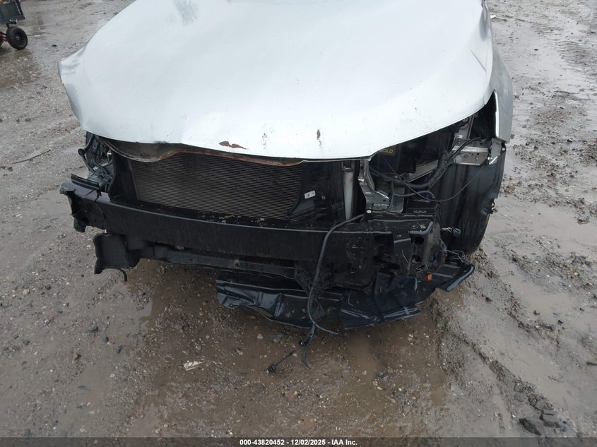 2017 Toyota Camry VIN 4T1BF1FK6HU694036 IAAI salvage auction — FRONT END, Salvage (New Jersey), sold $2,725 on 2026-07-20 (photo 6)