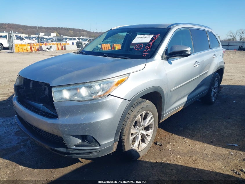 2015 Toyota Highlander VIN 5TDKKRFH5FS042349 IAAI salvage auction — FRONT & REAR, Clear (Oklahoma), sold $5,100 on 2026-07-29 (photo 2)