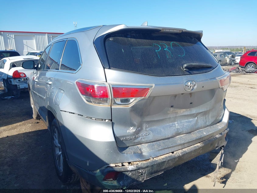 2015 Toyota Highlander VIN 5TDKKRFH5FS042349 IAAI salvage auction — FRONT & REAR, Clear (Oklahoma), sold $5,100 on 2026-07-29 (photo 3)