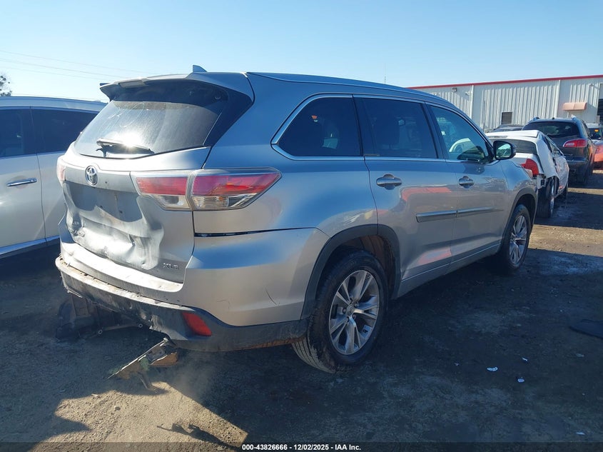 2015 Toyota Highlander VIN 5TDKKRFH5FS042349 IAAI salvage auction — FRONT & REAR, Clear (Oklahoma), sold $5,100 on 2026-07-29 (photo 4)