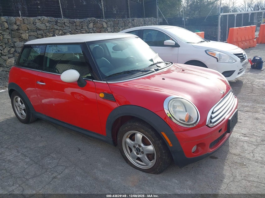 2007 Mini Cooper VIN WMWMF33577TL67458 IAAI salvage auction — ENGINE DAMAGE, Clear (Michigan), sold $400 on 2026-07-09 (photo 1)