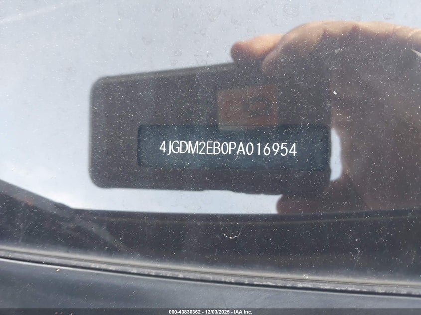 2023 Mercedes-Benz VIN 4JGDM2EB0PA016954 IAAI salvage auction — Side, Salvage Title, sold $24,100 on 2026-01-20 (photo 8)