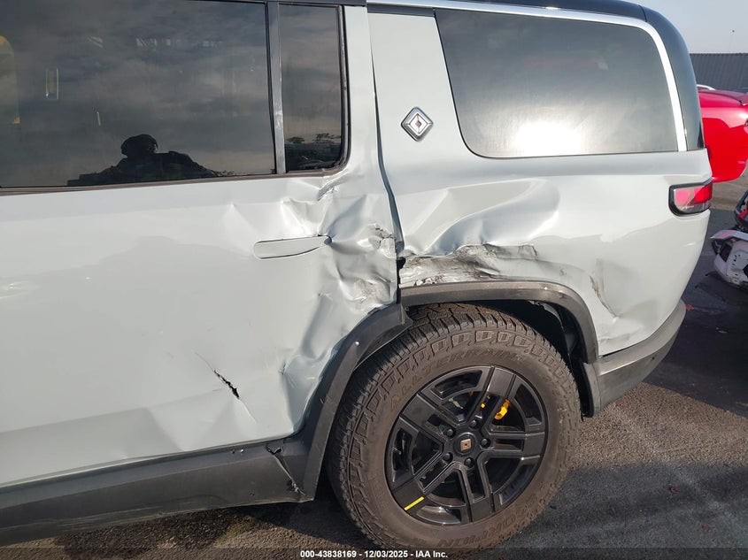 2023 Rivian R1s VIN 7PDSGABA0PN019590 IAAI salvage auction — Rear End, Salvage (California), sold $25,950 on 2025-12-11 (photo 6)