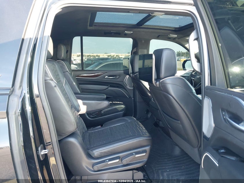2022 Cadillac Escalade esv VIN 1GYS4RKL8NR201084 IAAI salvage auction — THEFT, Other, sold $43,050 on 2026-07-13 (photo 8)