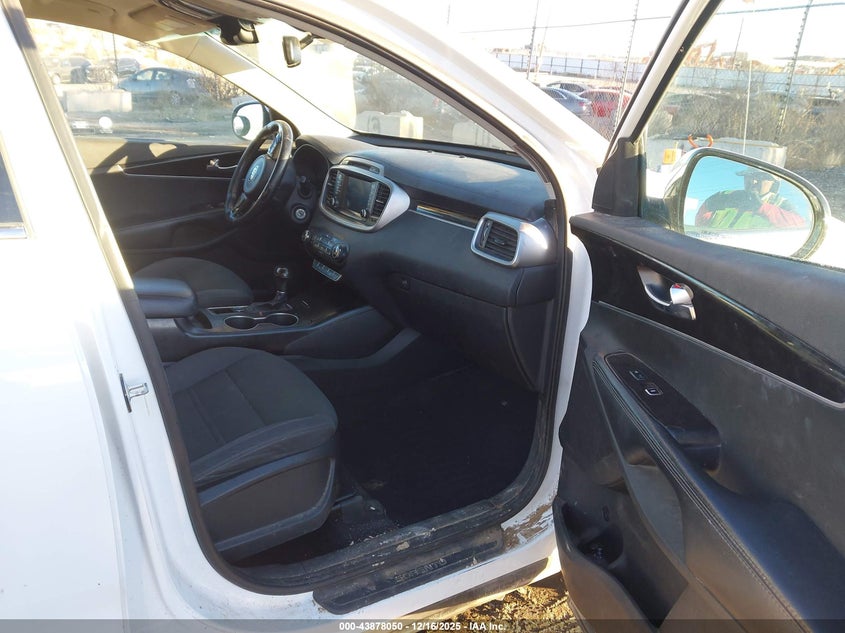 2017 Kia Sorento VIN 5XYPG4A38HG210250 IAAI salvage auction — RIGHT FRONT, Other, sold $575 on 2026-07-29 (photo 5)