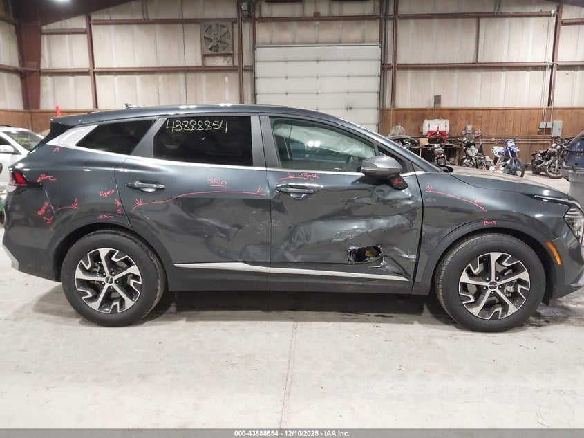 2024 Kia Sportage VIN 5XYK33DF9RG215951 IAAI salvage auction — RIGHT SIDE, Salvage (New Jersey), sold $10,475 on 2026-07-29 (photo 6)