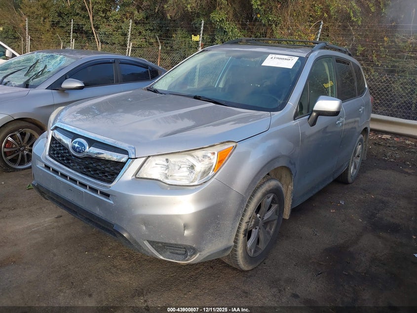 2015 Subaru Forester VIN JF2SJADC0FH597226 IAAI salvage auction — REAR END, Other, sold $450 on 2026-07-30 (photo 2)