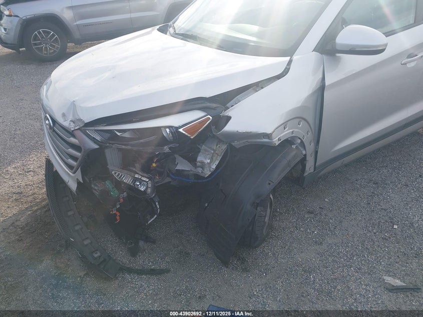 2017 Hyundai Tucson VIN KM8J3CA21HU287734 IAAI salvage auction — FRONT END, Salvage - Greater Than 75% (Maryland), sold $2,600 on 2026-07-20 (photo 6)