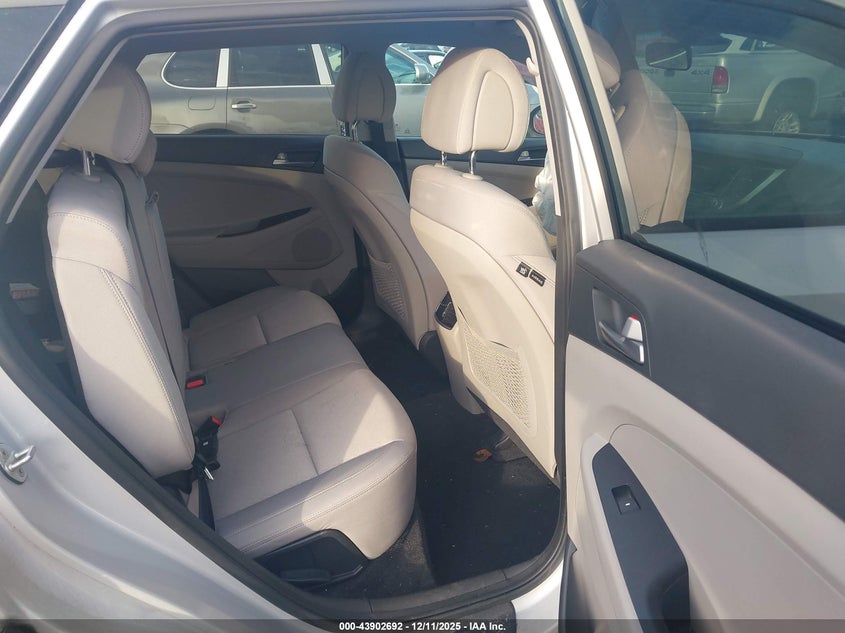 2017 Hyundai Tucson VIN KM8J3CA21HU287734 IAAI salvage auction — FRONT END, Salvage - Greater Than 75% (Maryland), sold $2,600 on 2026-07-20 (photo 8)