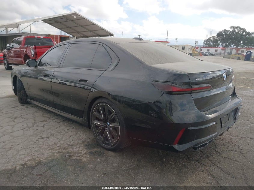 2023 BMW 7er VIN WBA33EJ03PCN85484 IAAI salvage auction — UNDERCARRIAGE, Wait Title, sold $10,100 on 2026-07-29 (photo 3)