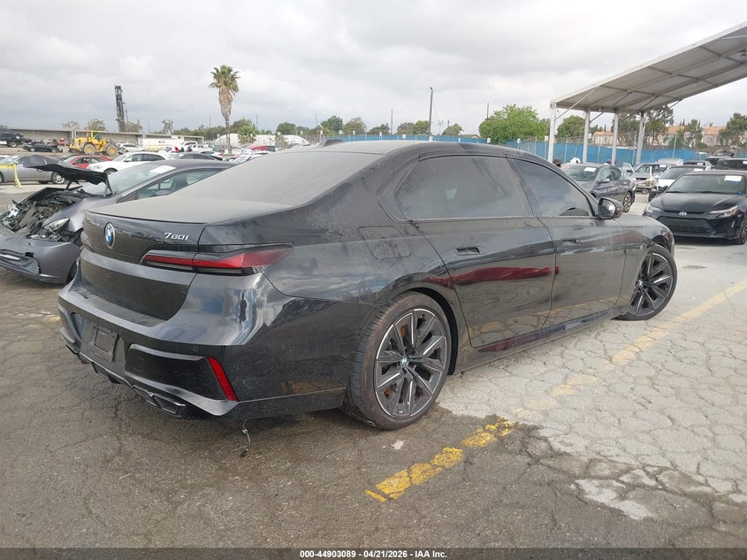 2023 BMW 7er VIN WBA33EJ03PCN85484 IAAI salvage auction — UNDERCARRIAGE, Wait Title, sold $10,100 on 2026-07-29 (photo 4)