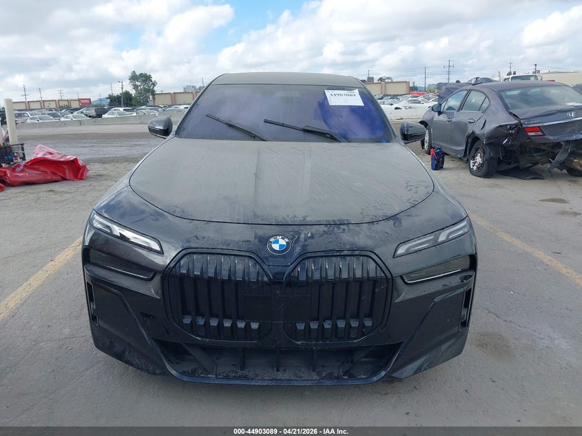 2023 BMW 7er VIN WBA33EJ03PCN85484 IAAI salvage auction — UNDERCARRIAGE, Wait Title, sold $10,100 on 2026-07-29 (photo 6)