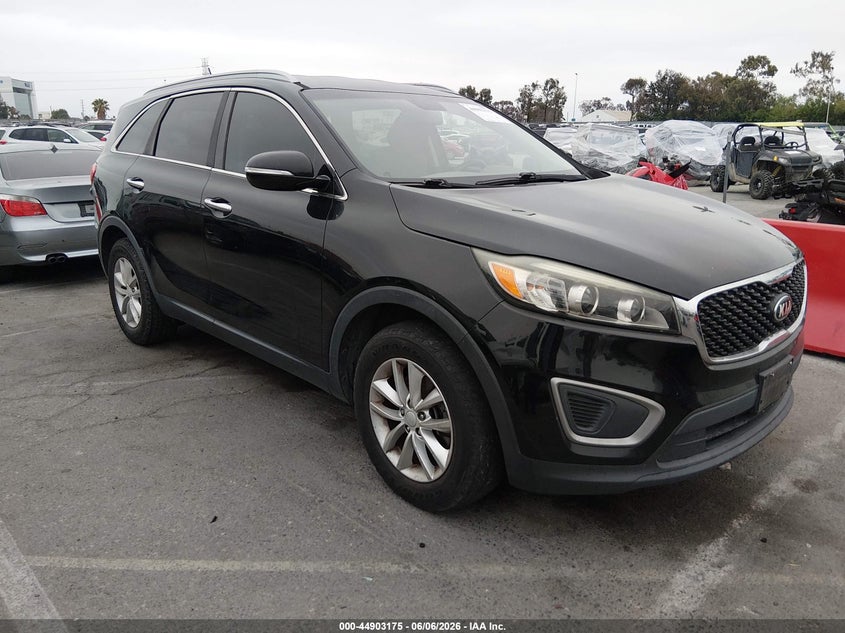 2017 Kia Sorento VIN 5XYPG4A3XHG290005 IAAI salvage auction — LEFT SIDE, Salvage Title, sold $2,150 on 2026-07-23 (photo 1)