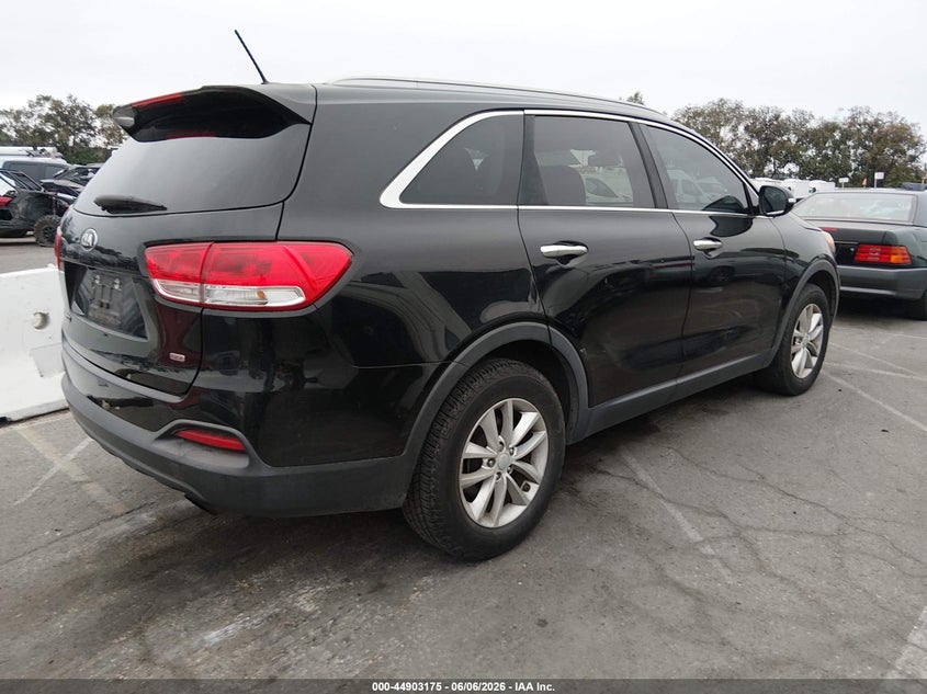 2017 Kia Sorento VIN 5XYPG4A3XHG290005 IAAI salvage auction — LEFT SIDE, Salvage Title, sold $2,150 on 2026-07-23 (photo 4)