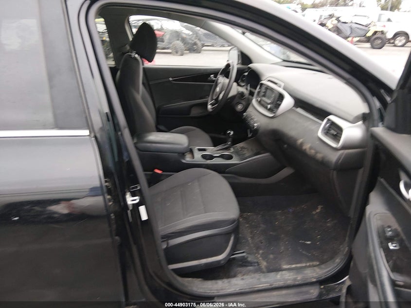 2017 Kia Sorento VIN 5XYPG4A3XHG290005 IAAI salvage auction — LEFT SIDE, Salvage Title, sold $2,150 on 2026-07-23 (photo 5)
