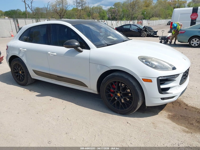 2017 Porsche Macan VIN WP1AG2A53HLB52627 — IAAI salvage auction photo