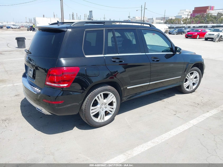 2015 Mercedes-benz Glk-klasse VIN WDCGG5HB4FG379141 IAAI salvage auction — SIDE, Salvage (California), sold $2,000 on 2026-07-22 (photo 4)