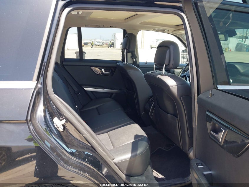 2015 Mercedes-benz Glk-klasse VIN WDCGG5HB4FG379141 IAAI salvage auction — SIDE, Salvage (California), sold $2,000 on 2026-07-22 (photo 8)