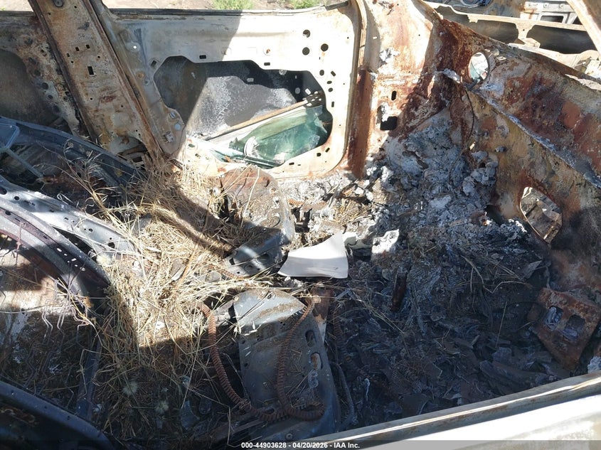 2022 Jeep Renegade VIN ZACNJDB10NPN82180 IAAI salvage auction — THEFT, Non-Repairable (California), sold $25 on 2026-07-28 (photo 5)
