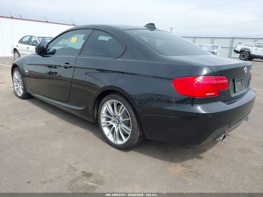 2011 BMW 3er VIN WBAKF9C56BE261817 IAAI salvage auction — BIOHAZARD/CHEMICAL, Salvage (Oregon), sold $3,800 on 2026-07-16 (photo 3)
