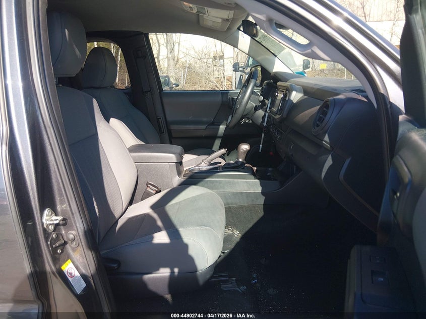 2019 Toyota Tacoma VIN 5TFSX5EN2KX067246 IAAI salvage auction — FRONT END, Salvage (New Hampshire), sold $7,100 on 2026-07-29 (photo 5)