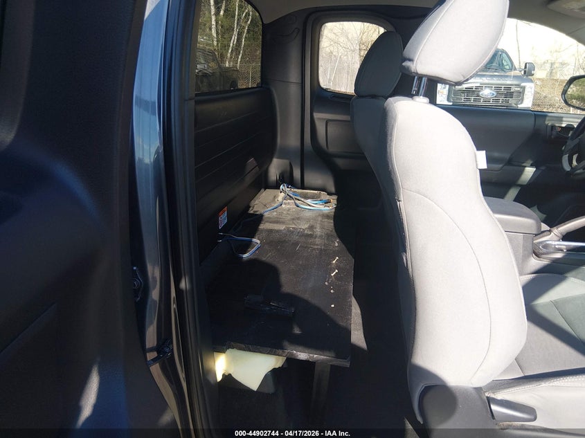 2019 Toyota Tacoma VIN 5TFSX5EN2KX067246 IAAI salvage auction — FRONT END, Salvage (New Hampshire), sold $7,100 on 2026-07-29 (photo 8)