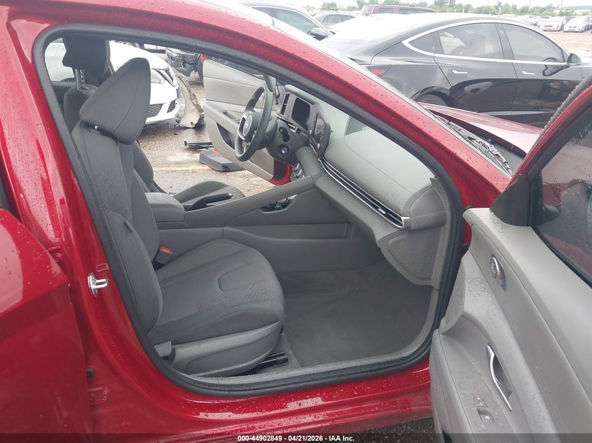2025 Hyundai Elantra VIN KMHLL4DG2SU969437 IAAI salvage auction — RIGHT FRONT, Salvage Title, sold $7,775 on 2026-07-29 (photo 5)