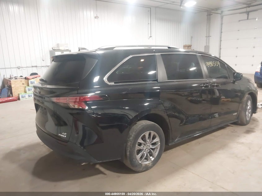2021 Toyota Sienna VIN 5TDKRKEC0MS031152 IAAI salvage auction — LEFT FRONT, Salvage (Minnesota), sold $4,950 on 2026-07-22 (photo 4)