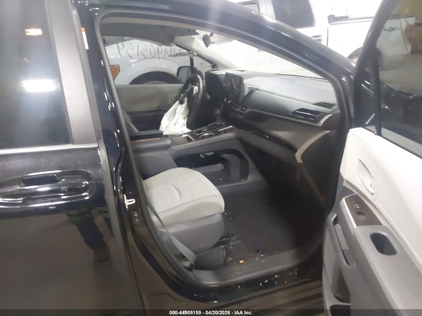 2021 Toyota Sienna VIN 5TDKRKEC0MS031152 IAAI salvage auction — LEFT FRONT, Salvage (Minnesota), sold $4,950 on 2026-07-22 (photo 5)