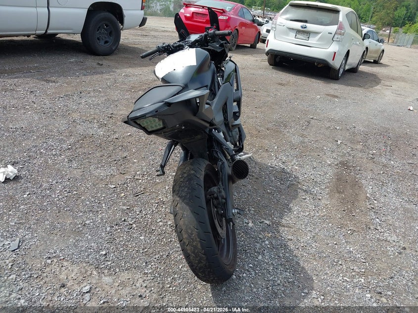 2025 Yamaha VIN MH3RH25E9SK001205 IAAI salvage auction — FRONT END, Salvage Title, sold $425 on 2026-07-14 (photo 6)