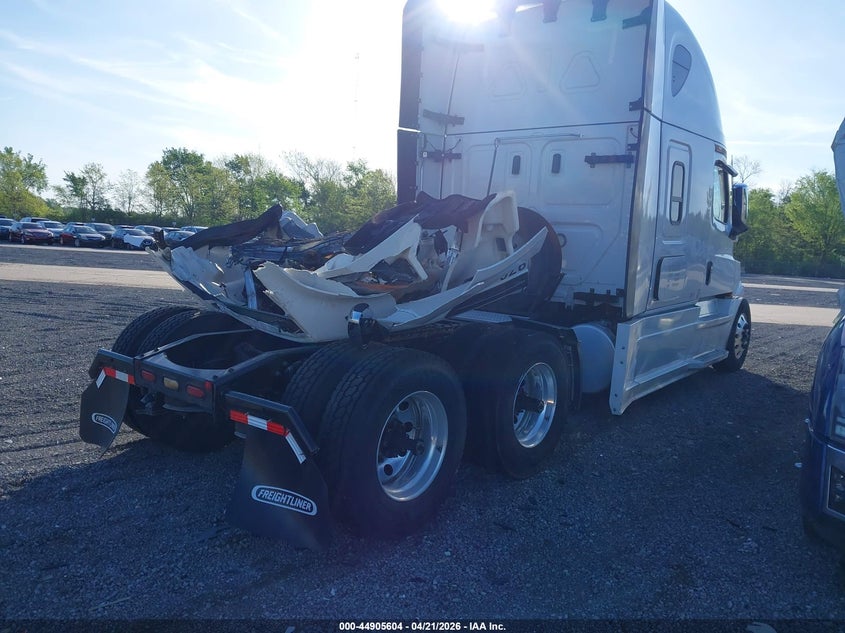 2023 Freightliner New cascadia 126 VIN 3AKJHHDR7PSUN3459 IAAI salvage auction — FRONT END, Wait Title, sold $15,300 on 2026-09-23 (photo 4)
