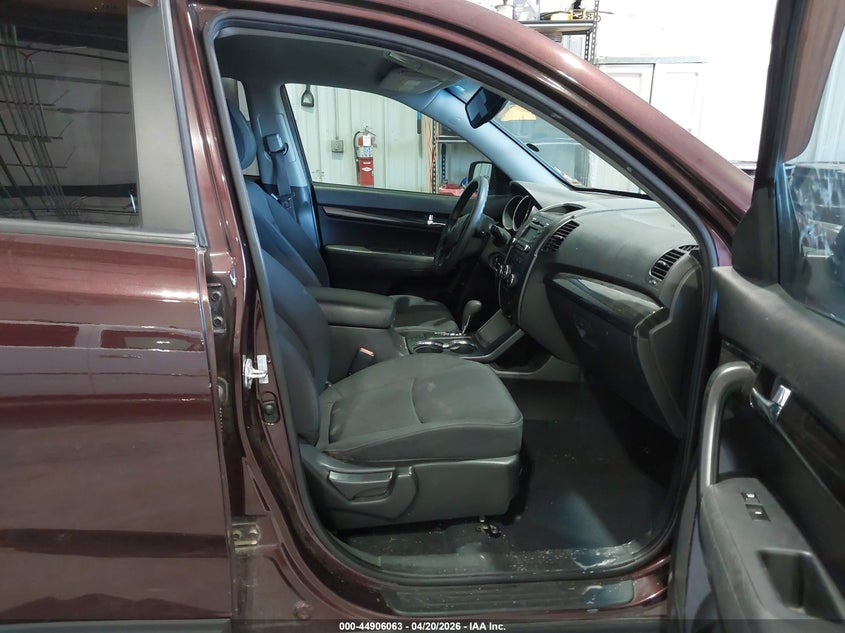 2011 Kia Sorento VIN 5XYKTDA24BG144851 IAAI salvage auction — LEFT FRONT, Salvage (Missouri), sold $475 on 2026-07-06 (photo 5)