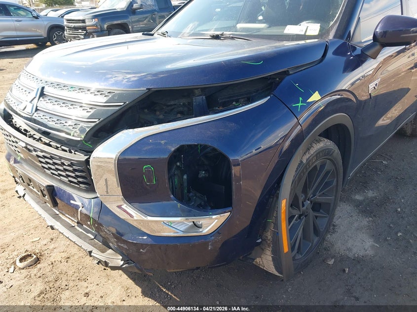 2023 Mitsubishi Outlander VIN JA4T5UA94PZ013692 IAAI salvage auction — FRONT END, Salvage Title, sold $11,600 on 2026-08-02 (photo 6)